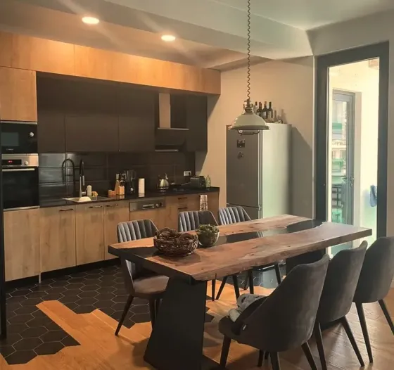 ქირავდება 3 ოთახიანი ბინა 110მ² 1/1 სართ თბილისი