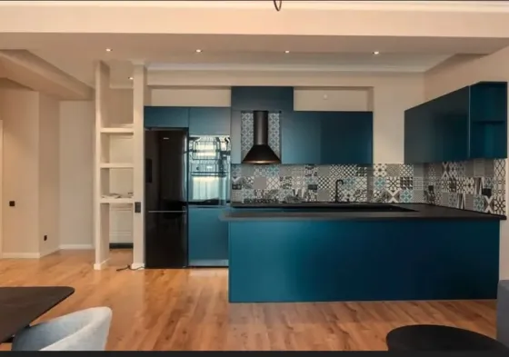 ქირავდება 3 ოთახიანი ბინა 145მ² 17/22 სართ თბილისი