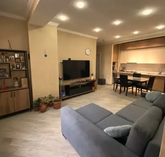 იყიდება 4 ოთახიანი ბინას 77მ² 4/14 სართ თბილისი