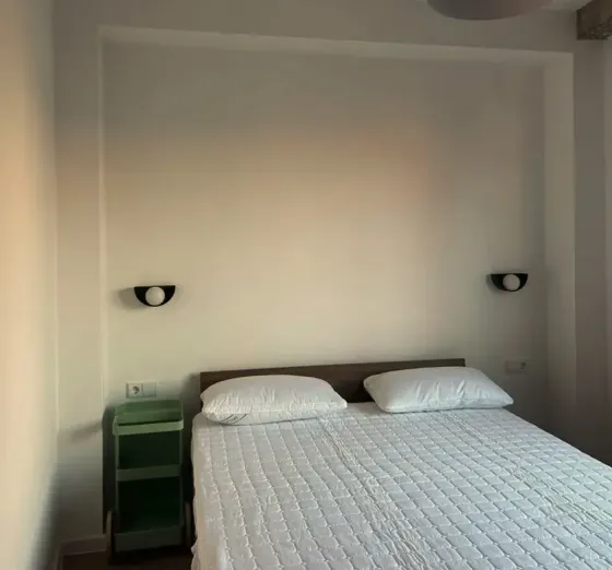 ქირავდება 3 ოთახიანი ბინა 25მ² 3/4 სართ თბილისი