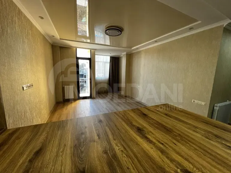 Продам 2-комн. квартиру 58м² 4/5 эт. Батуми - изображение 2