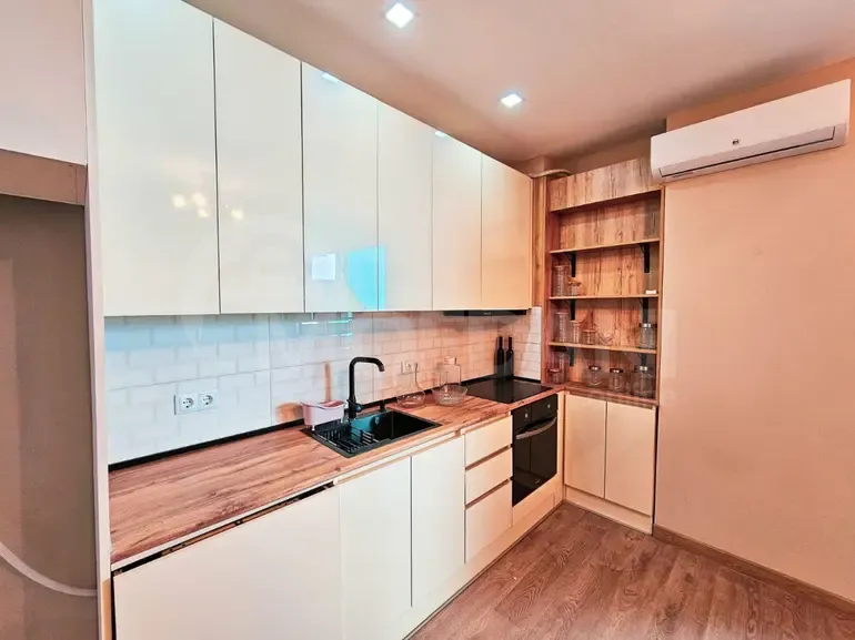 Продам 2-комн. квартиру 51м² 7/14 эт. Батуми - изображение 1