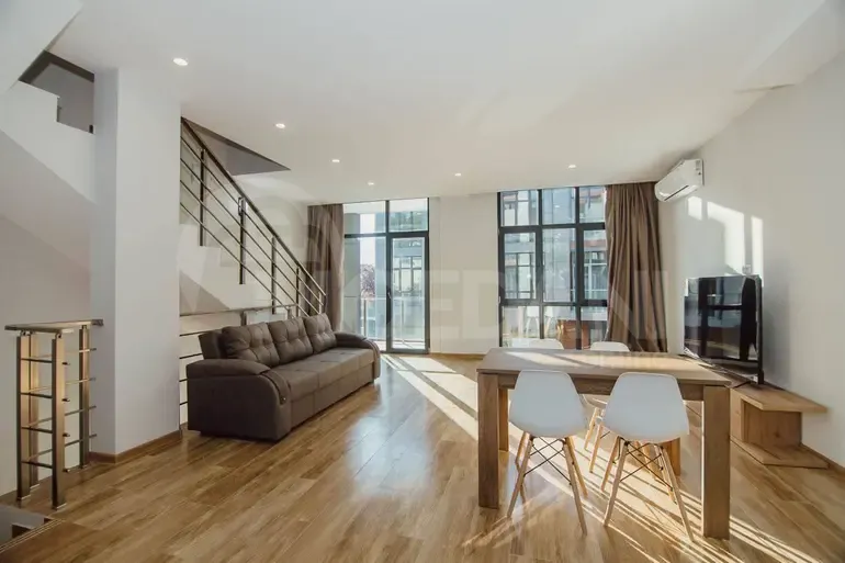 ქირავდება სახლი 206м² ბათუმი - photo 1