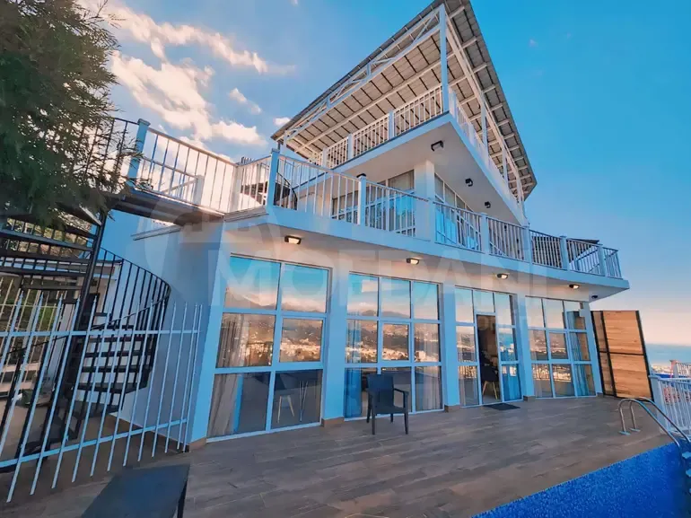 ქირავდება სახლი 400м² ბათუმი - photo 1