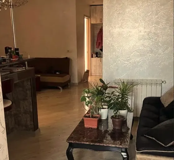 ქირავდება 3 ოთახიანი ბინა 100მ² 10/11 სართ თბილისი