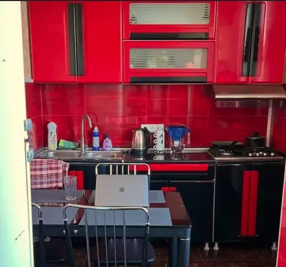 ქირავდება 3 ოთახიანი ბინა 100მ² 10/11 სართ თბილისი