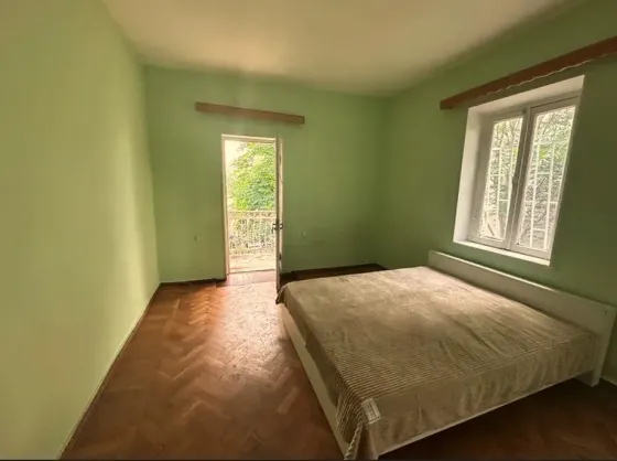 Apartments For Rent two-room 60м² 2/3 floor Tbilisi