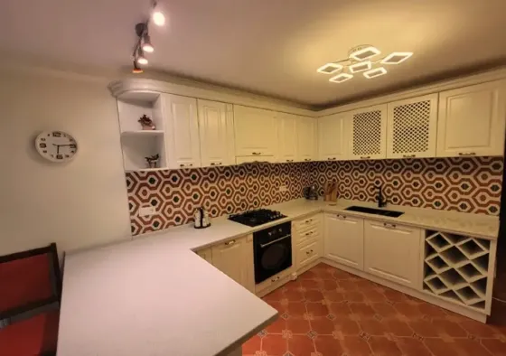 ქირავდება 3 ოთახიანი ბინა 110მ² 2/5 სართ თბილისი