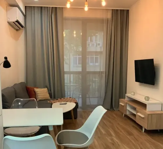 ქირავდება 2 ოთახიანი ბინა 50მ² 4/7 სართ თბილისი