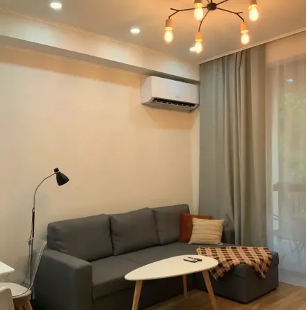 ქირავდება 2 ოთახიანი ბინა 50მ² 4/7 სართ თბილისი