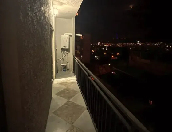 ქირავდება 2 ოთახიანი ბინა 45მ² 5/8 სართ თბილისი