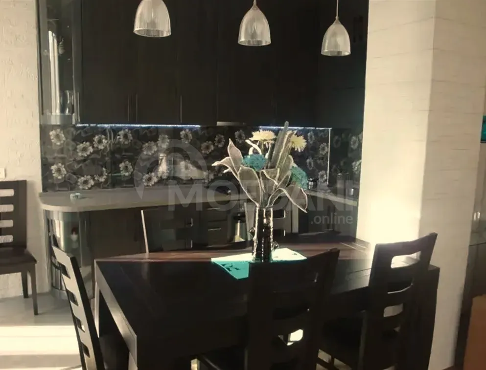 ქირავდება 2 ოთახიანი ბინა 90მ² 7/8 სართ თბილისი - photo 2