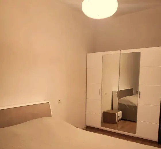 ქირავდება 2 ოთახიანი ბინა 47მ² 2/7 სართ თბილისი