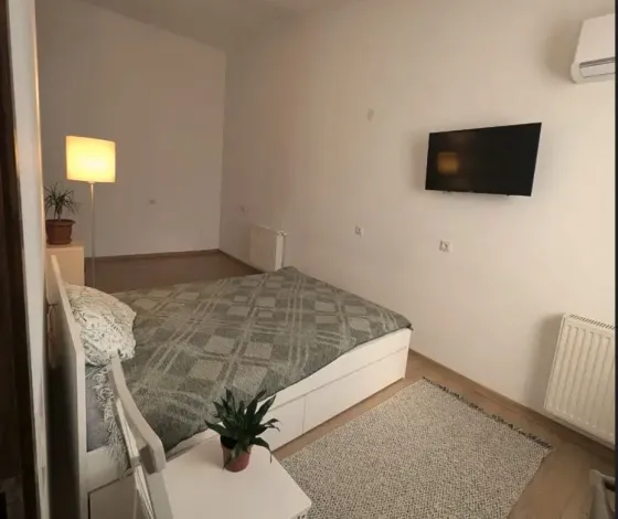 ქირავდება 2 ოთახიანი ბინა 70მ² 4/4 სართ თბილისი