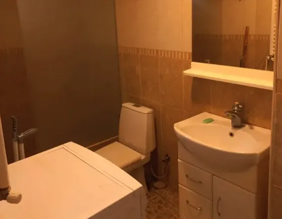 ქირავდება 2 ოთახიანი ბინა 57მ² 2/4 სართ თბილისი