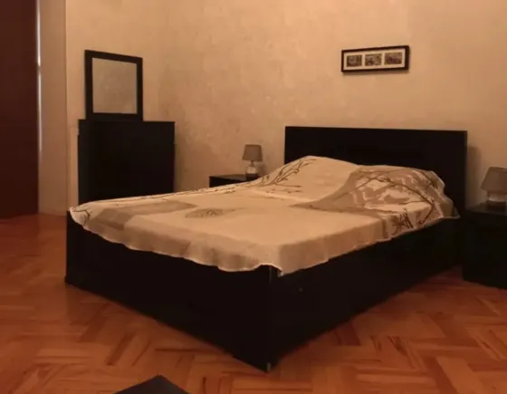 ქირავდება 2 ოთახიანი ბინა 57მ² 2/4 სართ თბილისი