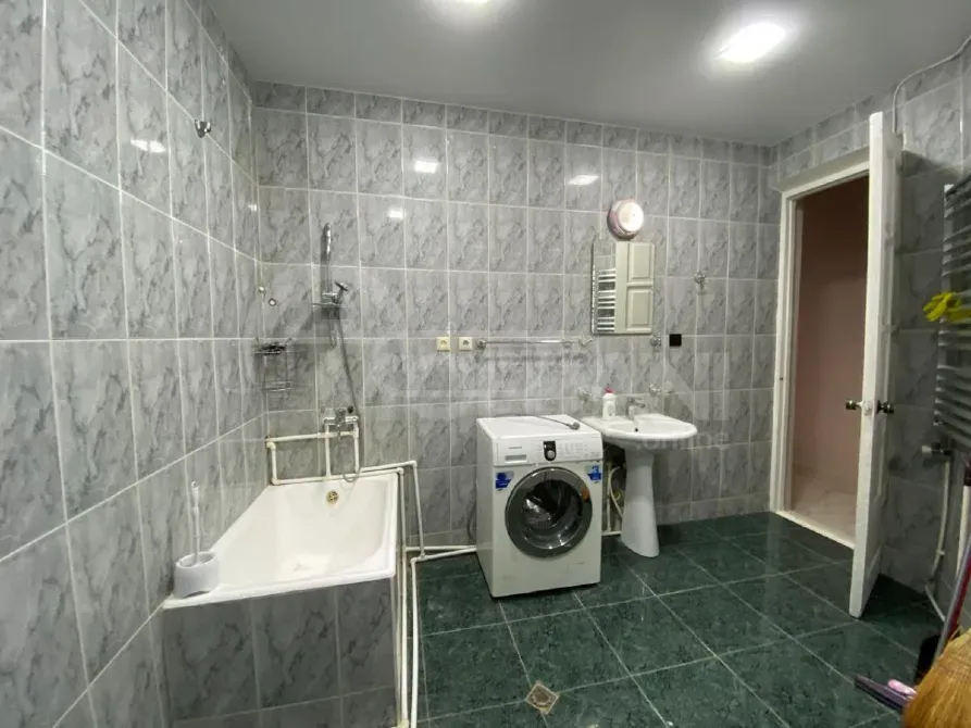 Сдам 1-комн. квартиру 35м² 2/2 эт. Батуми - изображение 2