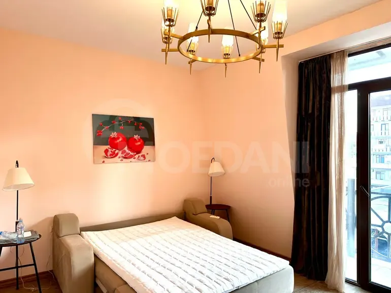 Сдам 4-комн. квартиру 230м² 3/6 эт. Батуми - изображение 2