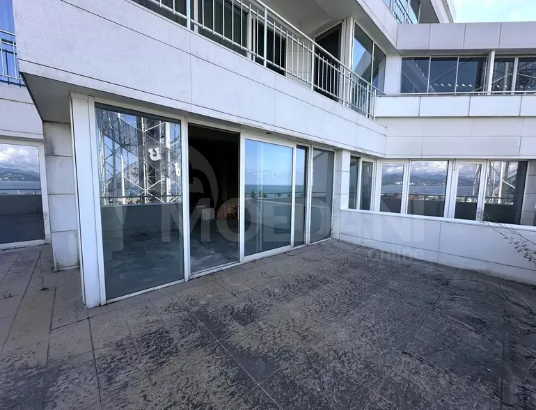 Продам 4-комн. квартиру 126м² 11/11 эт. Батуми - изображение 1