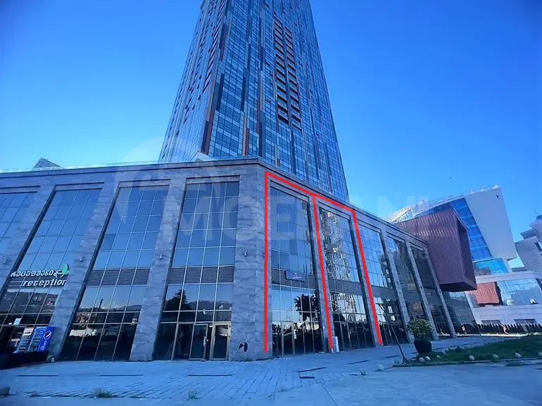 Იყიდება უნივერსალური კომერციული ფართი ბათუმში ბათუმი - photo 1