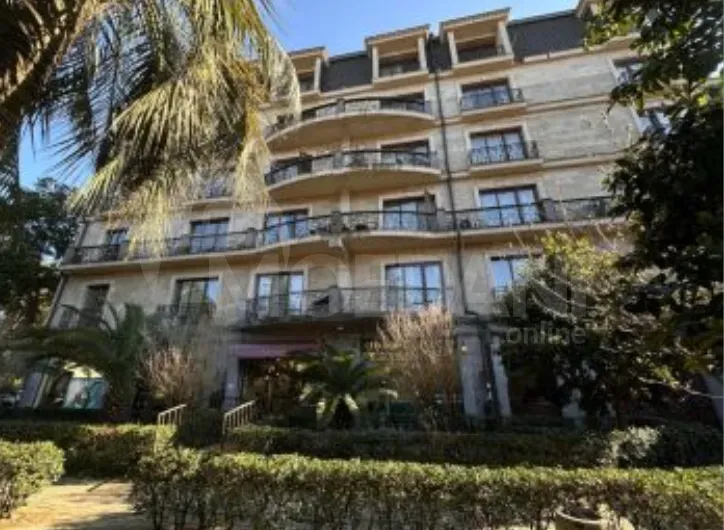 Сдам 4-комн. квартиру 175м² 6/6 эт. Батуми - изображение 1