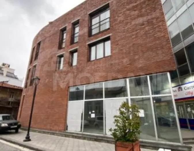 Сдам 4-комн. квартиру 150м² 2/3 эт. Батуми - изображение 2