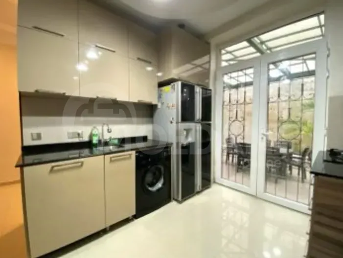 Сдам 4-комн. квартиру 150м² 2/3 эт. Батуми - изображение 7