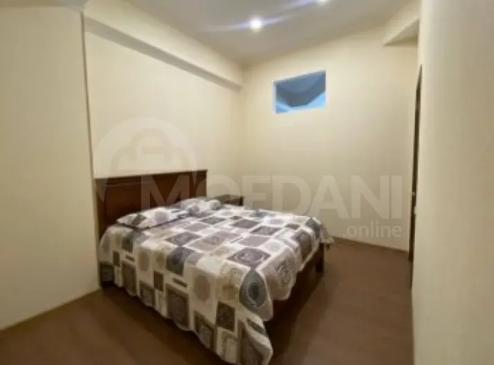 იყიდება 3 ოთახიანი ბინას 135მ² 5/5 სართ ბათუმი - photo 2