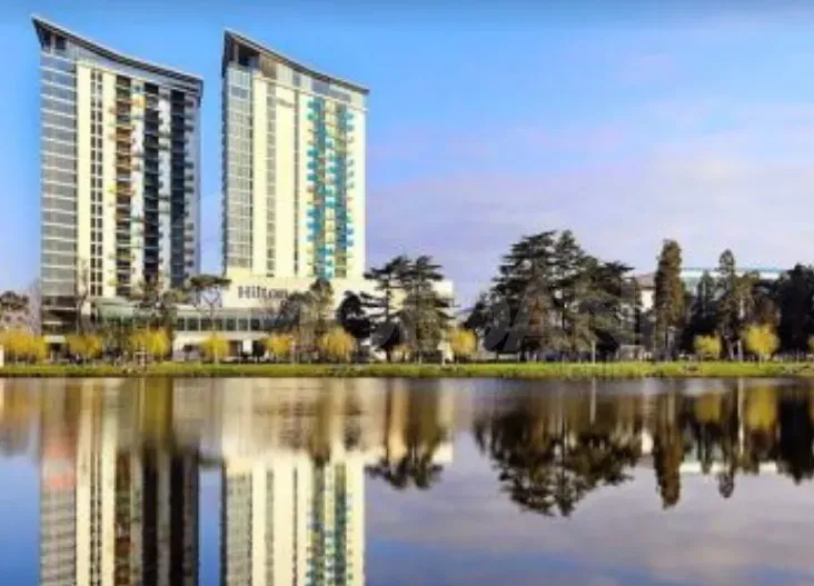 Продам 3-комн. квартиру 110м² 16/20 эт. Батуми - изображение 1