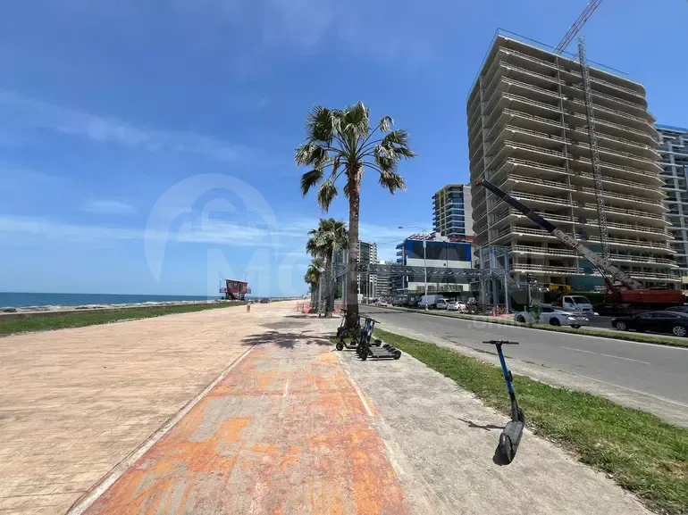 Продам 1-комн. квартиру 43м² 6/16 эт. Батуми - изображение 2