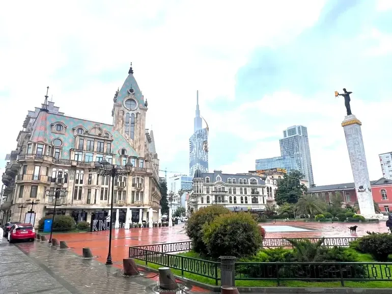 Продам 2-комн. квартиру 78м² 5/6 эт. Батуми - изображение 4