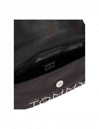 Tommy Jeans - TJW BOLD ELONGATED FLAP CROSS. Tbilisi