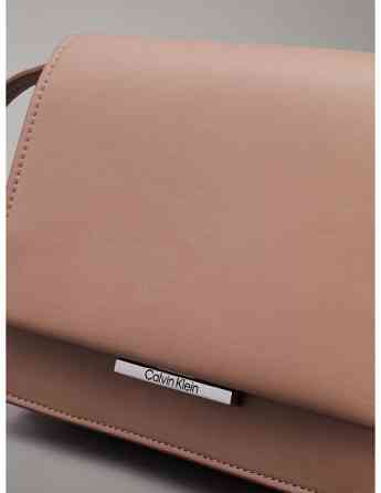 CALVIN KLEIN - CK LINEAR CROSSBODY Tbilisi