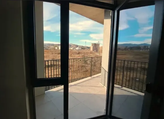 Продам 4-комн. квартиру 103м² 3/4 эт. Тбилиси