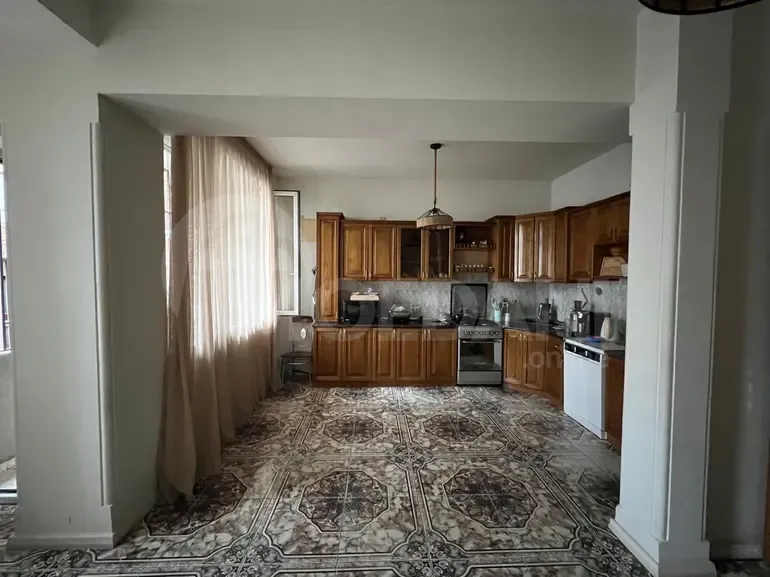 Продам 5-комн. квартиру 205м² 4/10 эт. Тбилиси - изображение 7