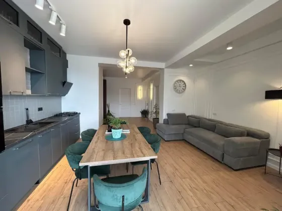 Продам 4-комн. квартиру 120м² 8/11 эт. Тбилиси