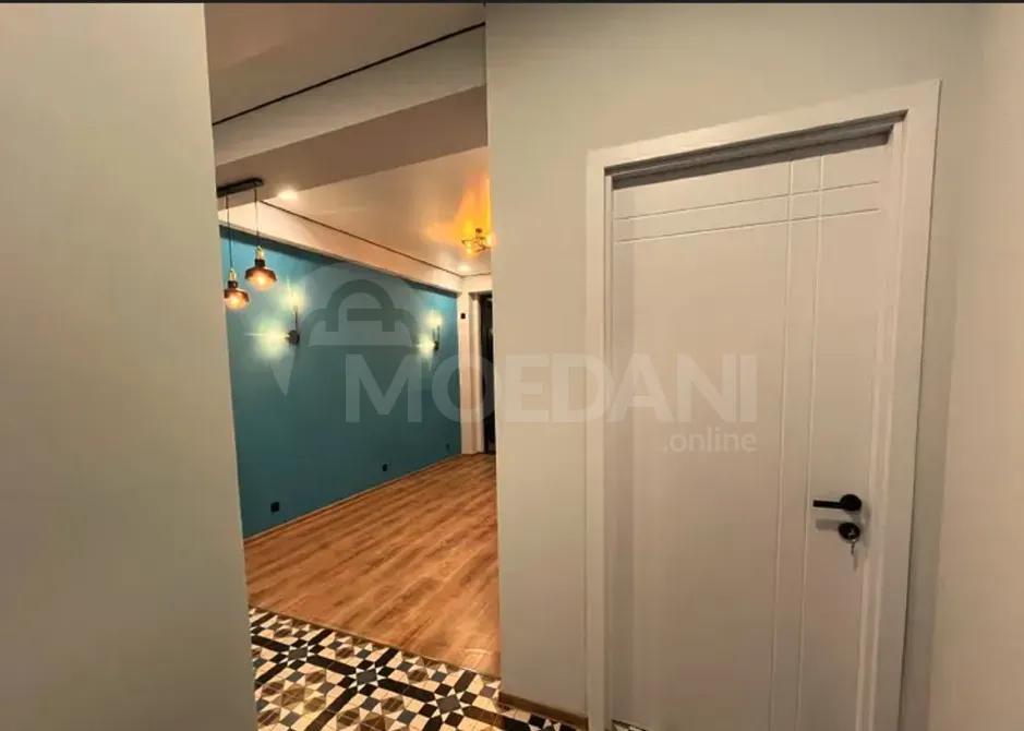 Продам 2-комн. квартиру 75м² 2/5 эт. Тбилиси - изображение 2