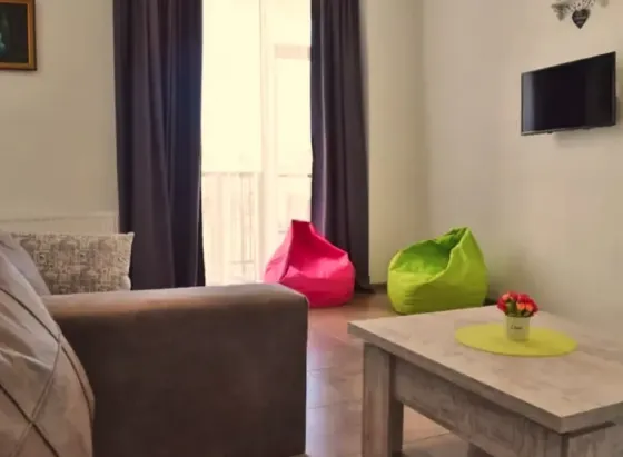 ქირავდება 3 ოთახიანი ბინა 70მ² 8/13 სართ თბილისი