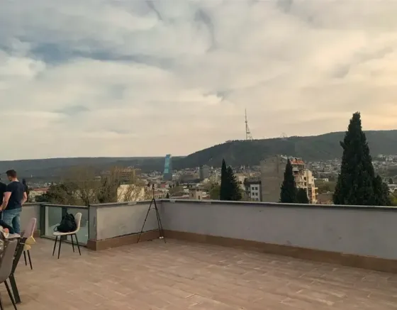 Сдам 2-комн. квартиру 60м² 2/4 эт. Тбилиси