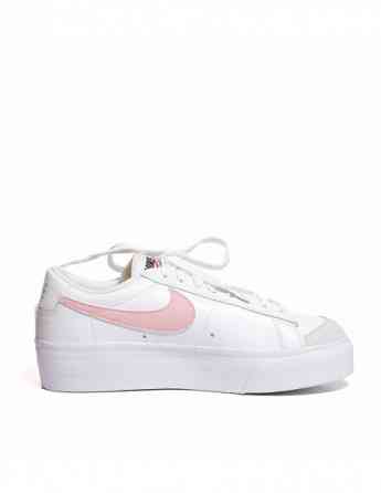 NIKE - W BLAZER LOW PLATFORM Tbilisi