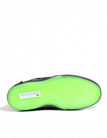 VANS - WAYVEE GLOW SKULLS Tbilisi