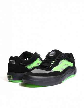VANS - WAYVEE GLOW SKULLS Tbilisi