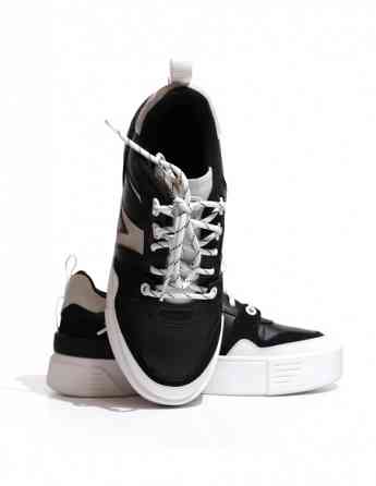 Lacoste - L002 222 8 SFA BLK/WHT Tbilisi