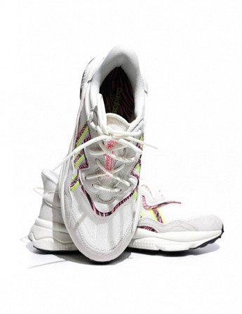 Adidas - OZWEEGO W Тбилиси - изображение 5