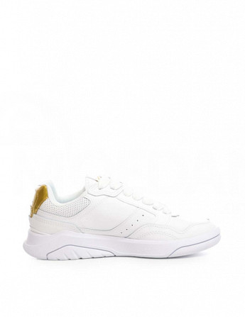 Lacoste - Women's Game Advance Luxe Leather Sneakers Тбилиси - изображение 4