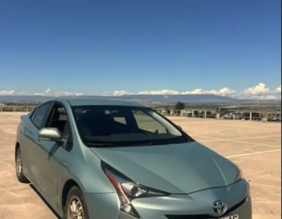 Toyota Prius 2016 Тбилиси