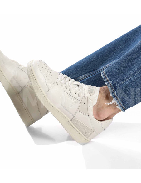 GUESS თბილისი - photo 1