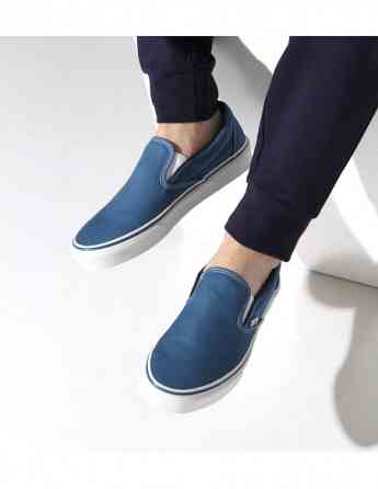 VANS - UA Classic Slip-On Тбилиси