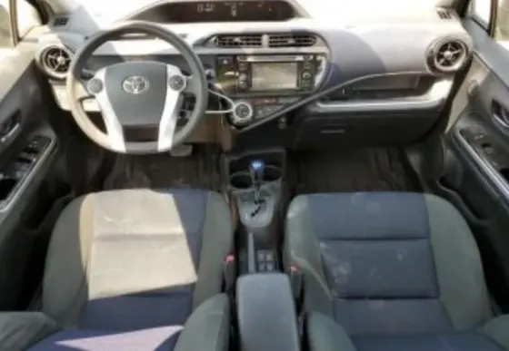 Toyota Prius C 2015 თბილისი
