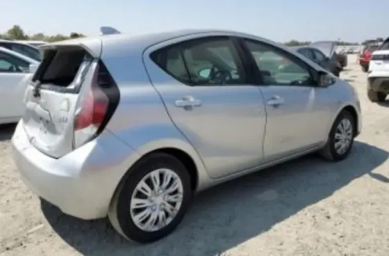 Toyota Prius C 2015 თბილისი